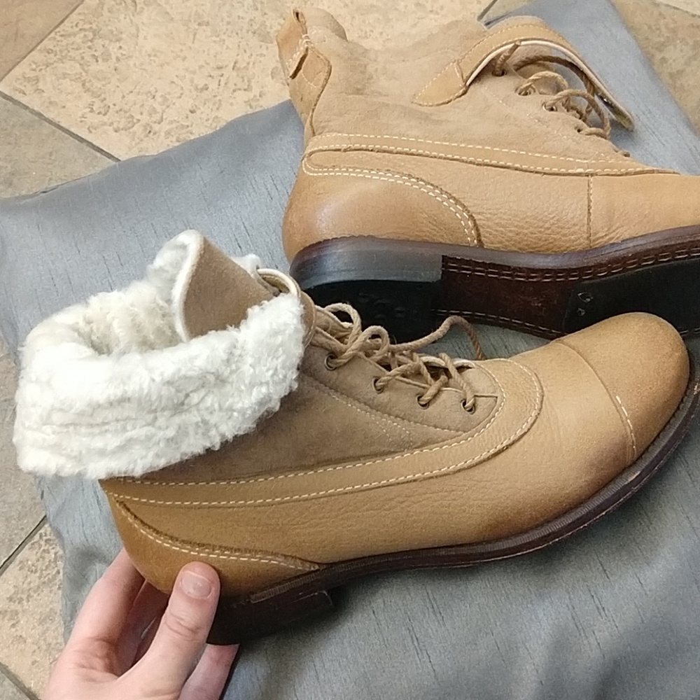 Boutique $375 SHEARLING Timberland Womens 8
